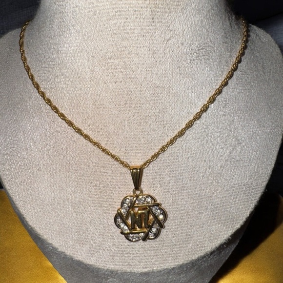 Nina Ricci Jewelry - NINA RICCI Rhinestone Necklace hexagon shape EUC